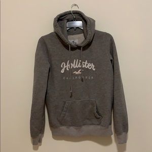 grey hollister sweatshirt